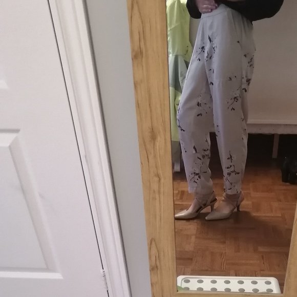 Dynamite Floral Pants - Picture 6 of 6